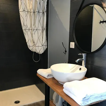 莱斯科斯特贝尔斯住宿加早餐旅馆 3* 瓦朗索尔