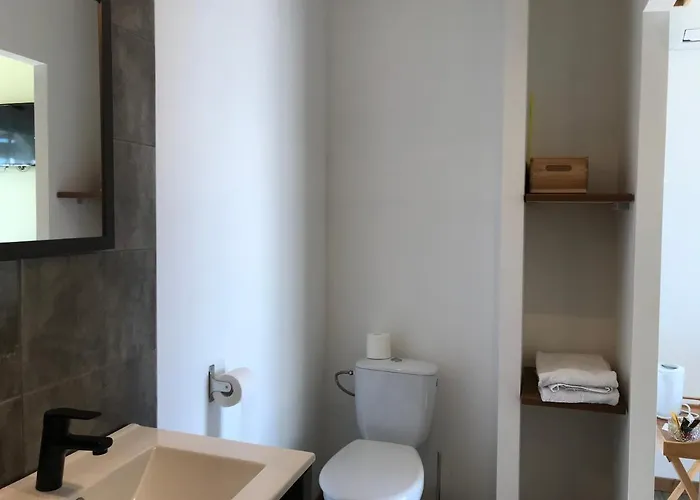 莱斯科斯特贝尔斯住宿加早餐旅馆 住宿加早餐酒店 瓦朗索尔