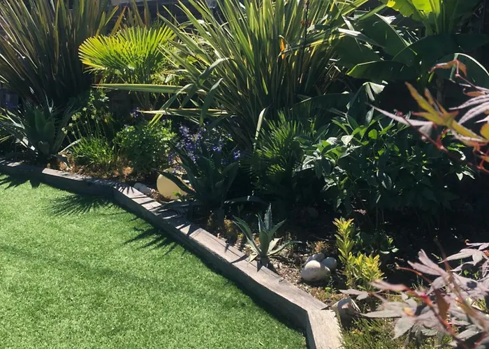 莱斯科斯特贝尔斯住宿加早餐旅馆 3* 瓦朗索尔